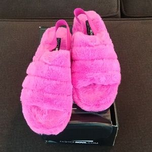 Pink soft sandals